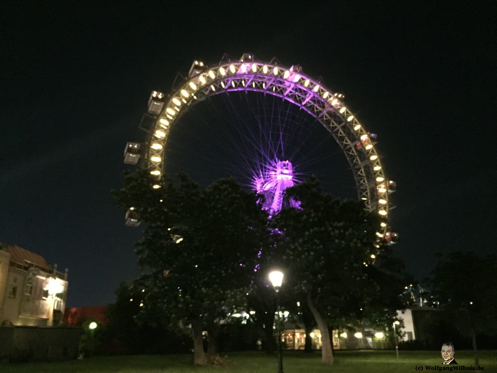 Wien Riesenrad Nacht beleuchtet