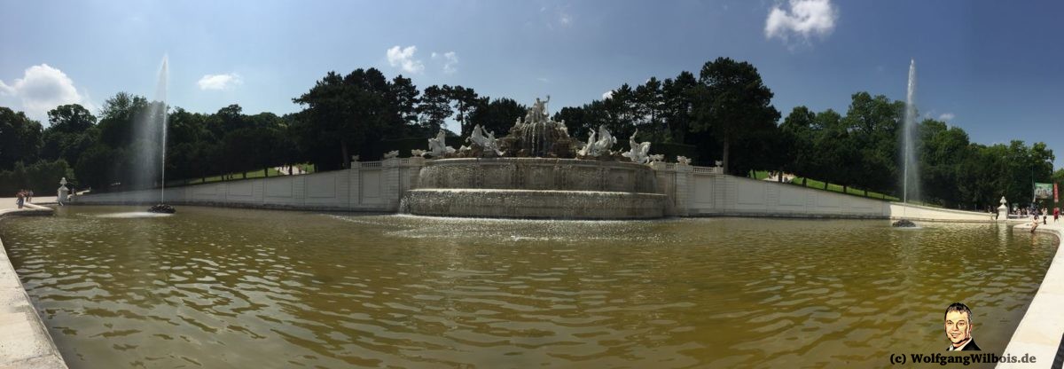 Wien Neptunbrunnen Panoramabild