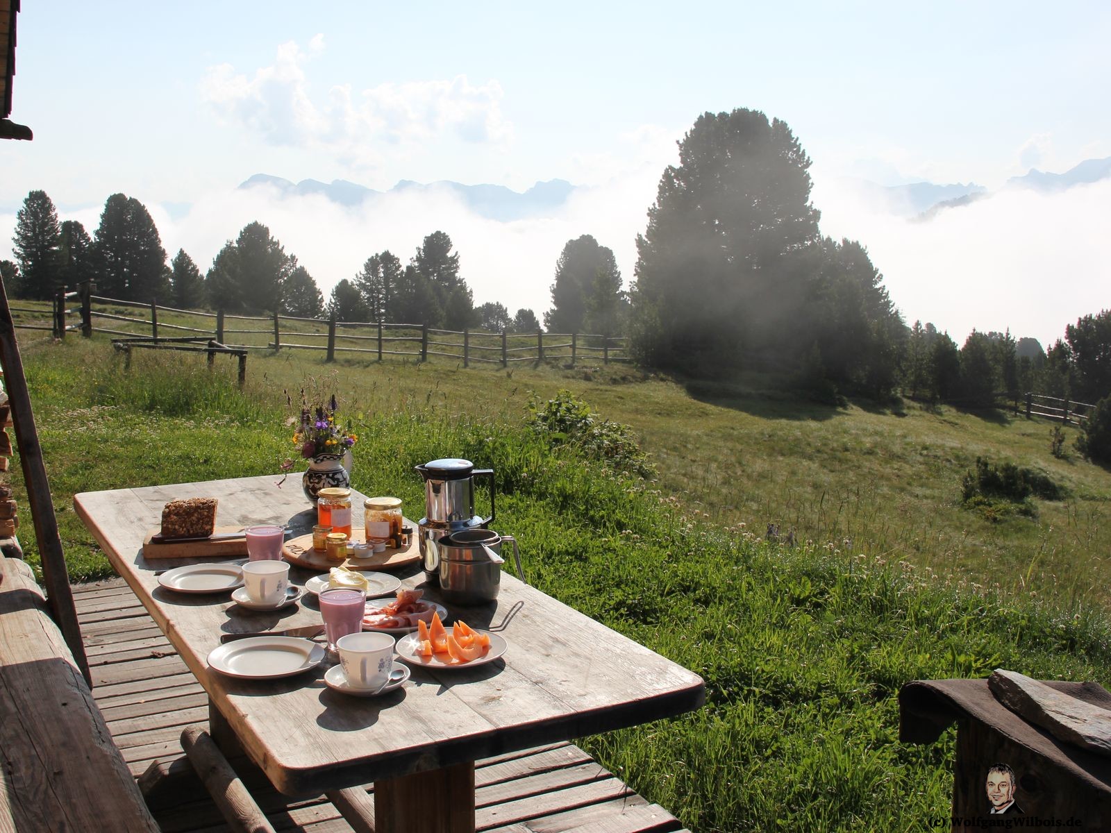 Costaces Huette Wuerzjoch Fruehstueck