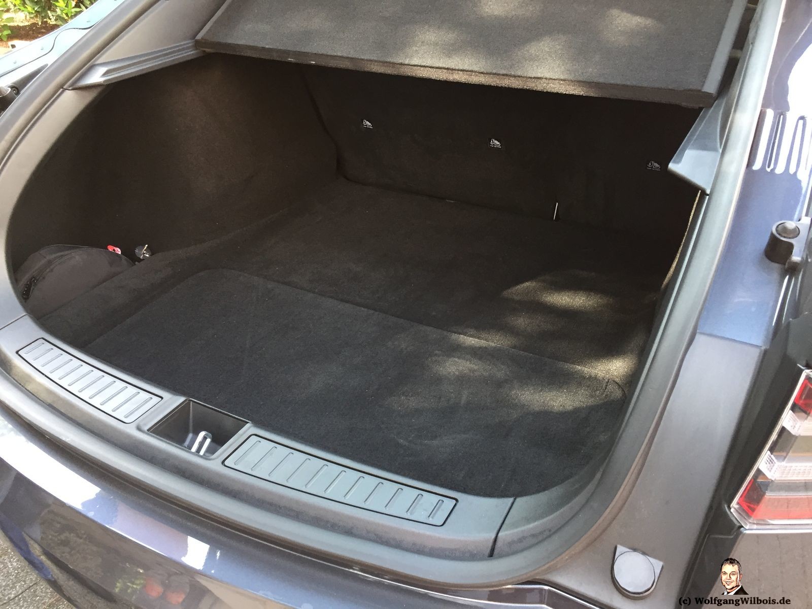 Tesla Model S P100D Kofferraum hinten