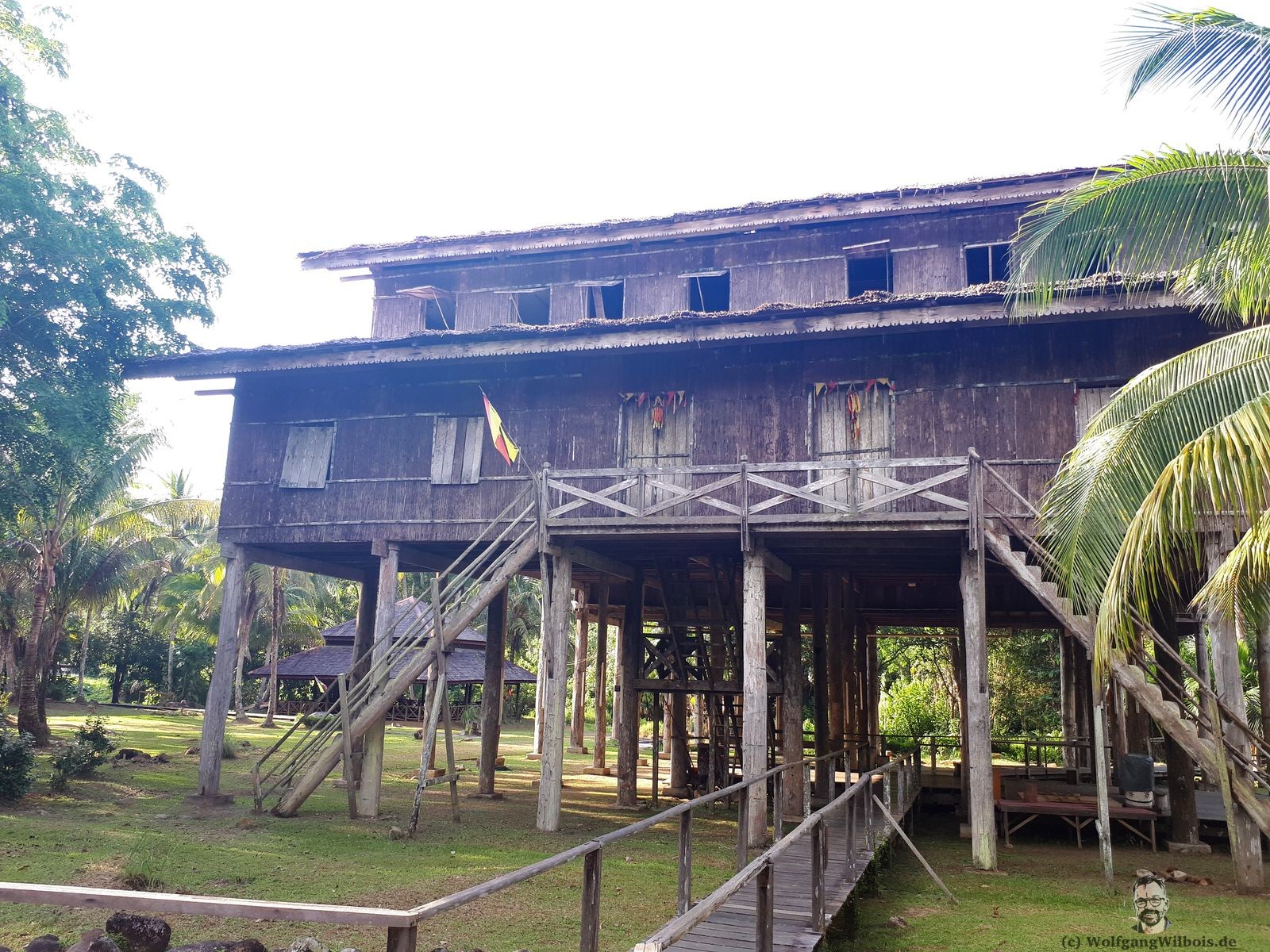 Backpacking Borneo Sawarak Cultural Village