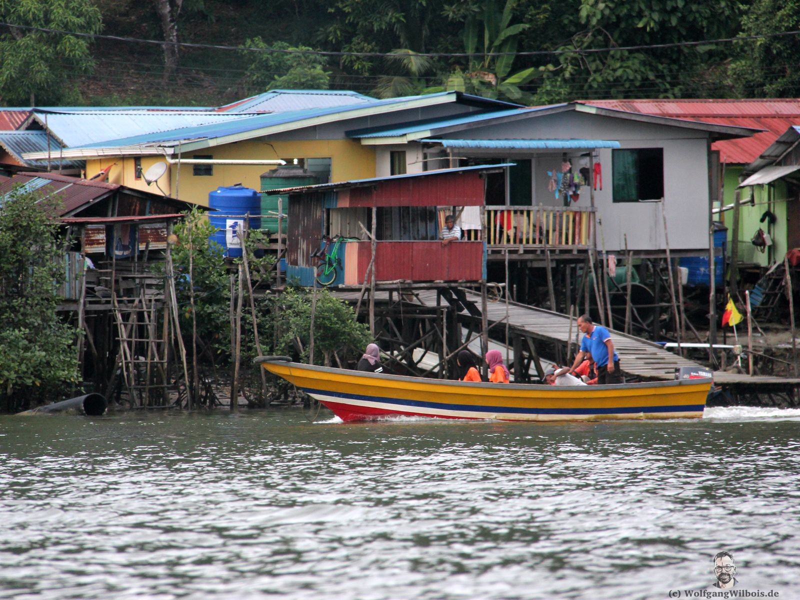 Backpacking Borneo Santubong Bootstour