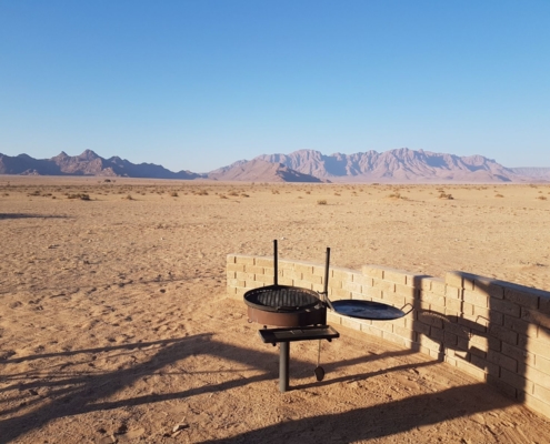 Namibia Tag 02 Desert Camp Grill