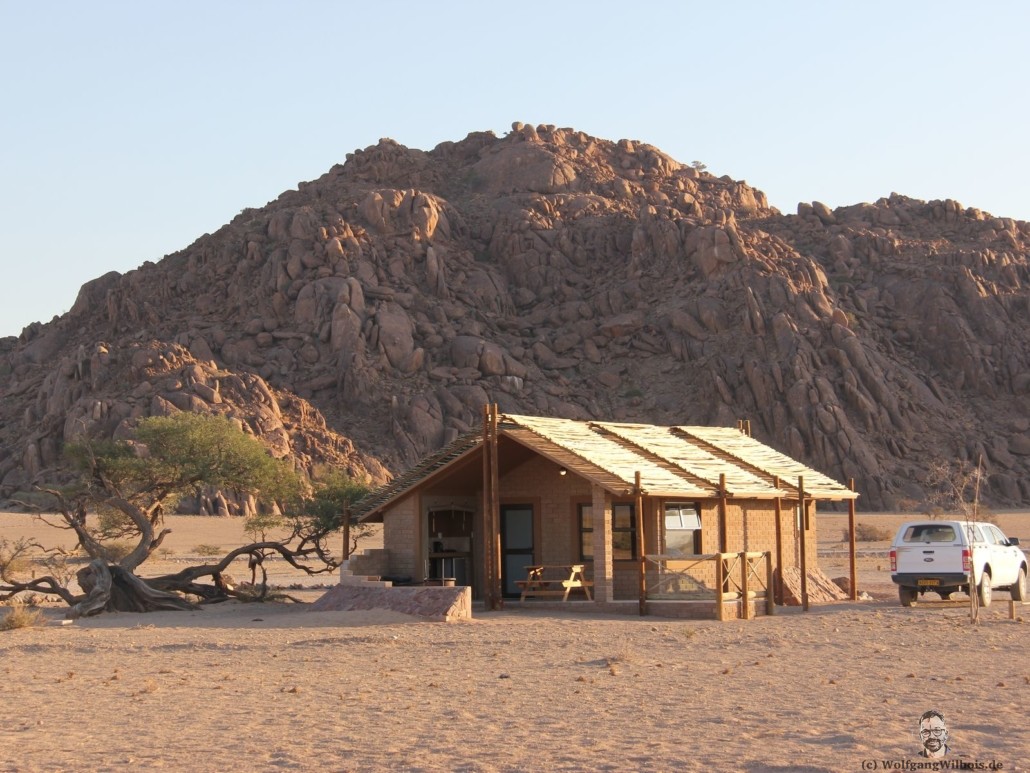 Namibia Tag 02 Desert Camp Haus