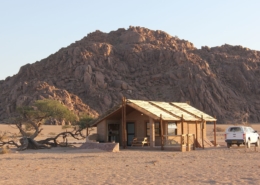 Namibia Tag 02 Desert Camp Haus