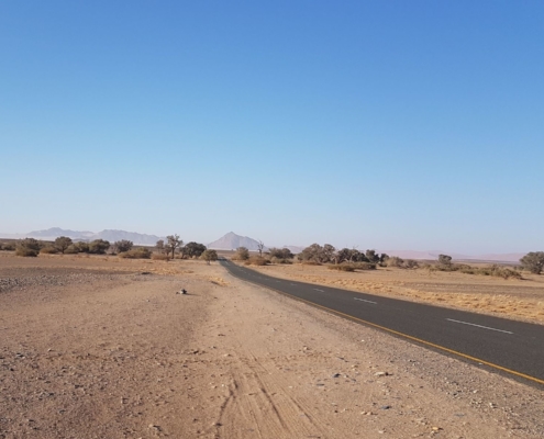 Namibia Tag 03 Strasse nach Deadvlei