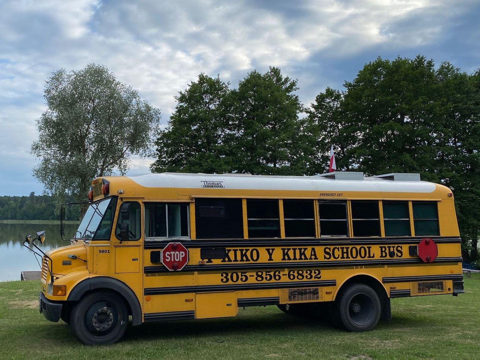 Skoolie zu verkaufen: US-Schulbus als autarkes Wohnmobil mit TÜV